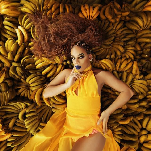 Album cover art for "Muleke Brasileiro" by Gloria Groove