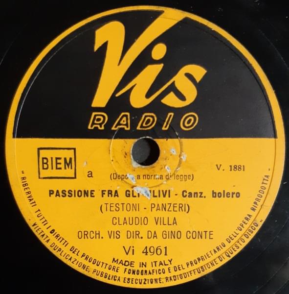 Album cover art for "Passione fra gli ulivi" by Claudio Villa