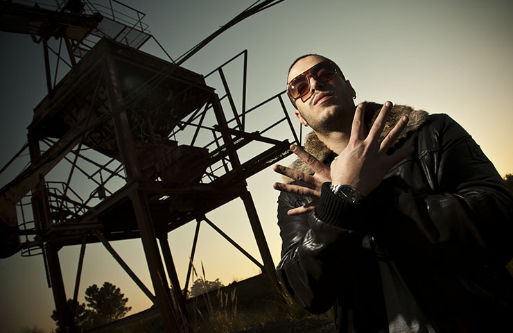 Album cover art for "Longa Vida Ao Rei" by Deau