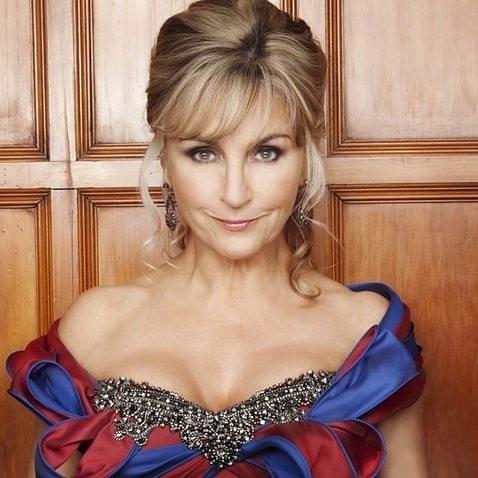 Photo of Lesley Garrett