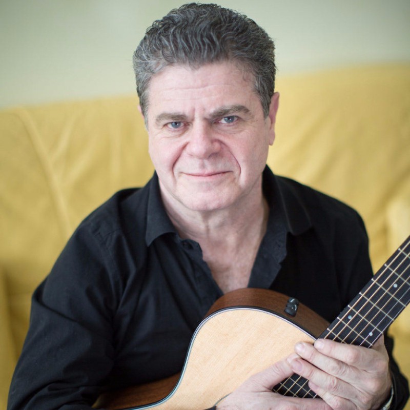Photo of Gustavo Santaolalla