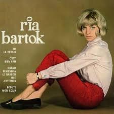 Album cover art for "Ecoute Mon Coeur (Listen My Heart)" by Ria Bartok
