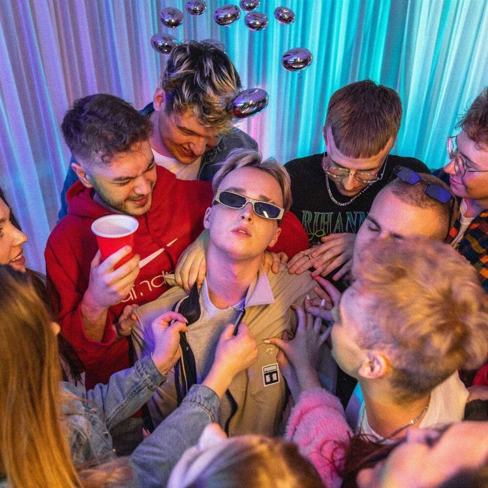 Album cover art for "GBS" by Qry
