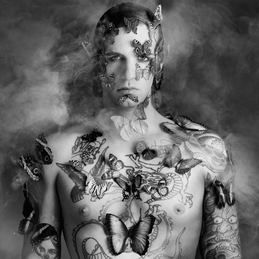 Album cover art for "Senza Una Stupida Storia" by Achille Lauro
