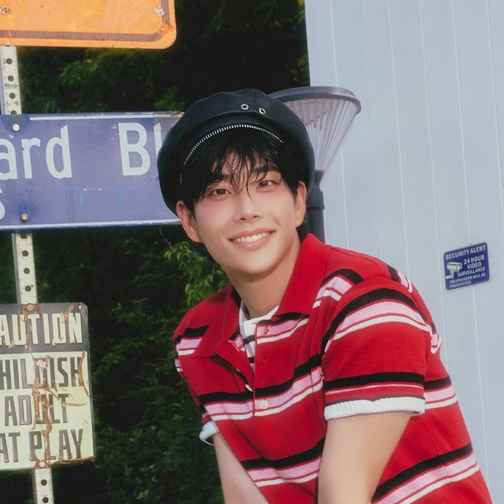 MJ (엠제이) (ASTRO) Profile Picture Photo of MJ (엠제이) (ASTRO)
