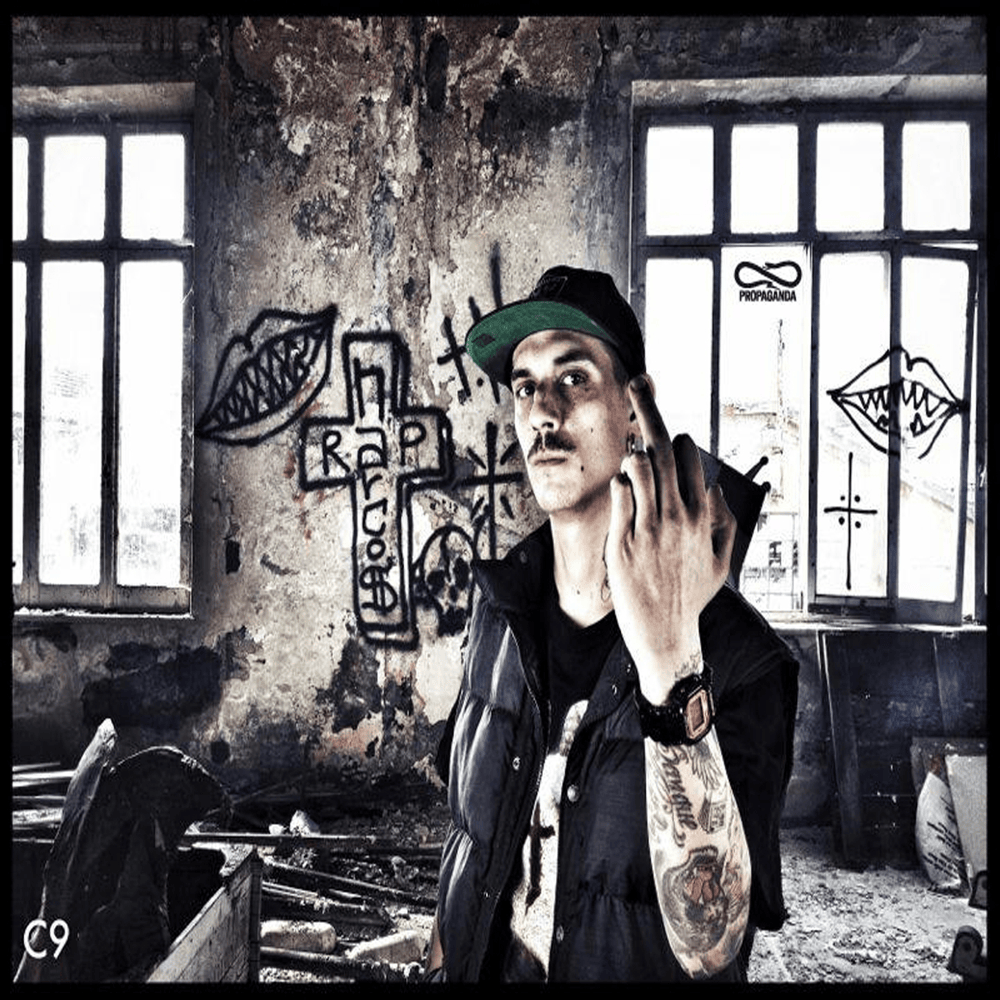 Album cover art for "Game Over" by Noyz Narcos