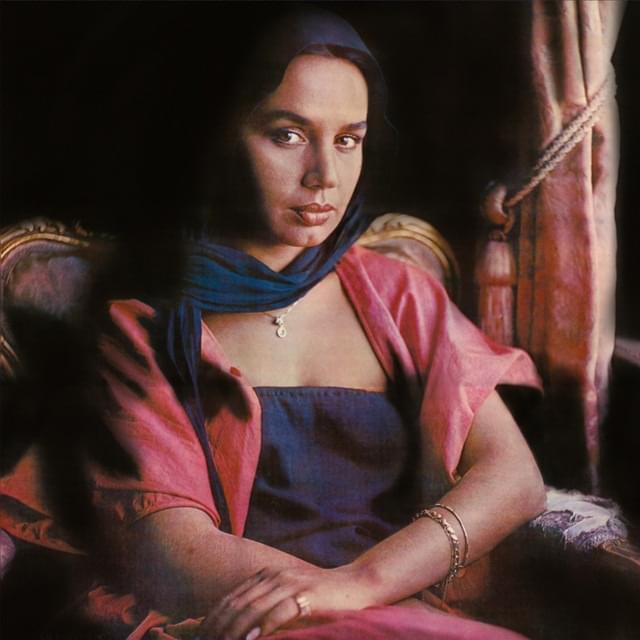Album cover art for "Uzaklarda Bir Çizgide" by Sezen Aksu