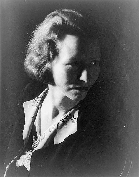 Photo of Edna St. Vincent Millay