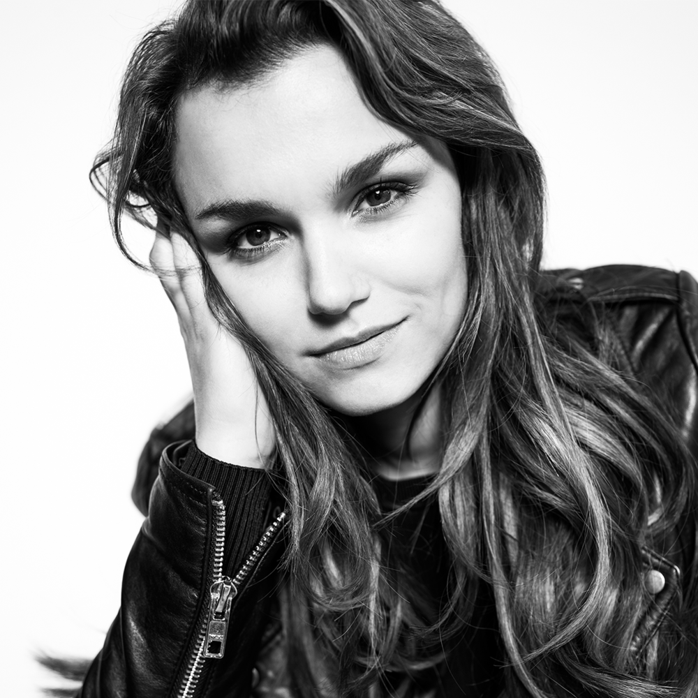 Samantha Barks Profile Picture Photo of Samantha Barks