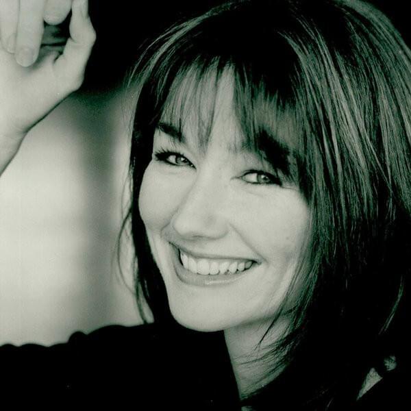 Lari White Profile Picture Photo of Lari White