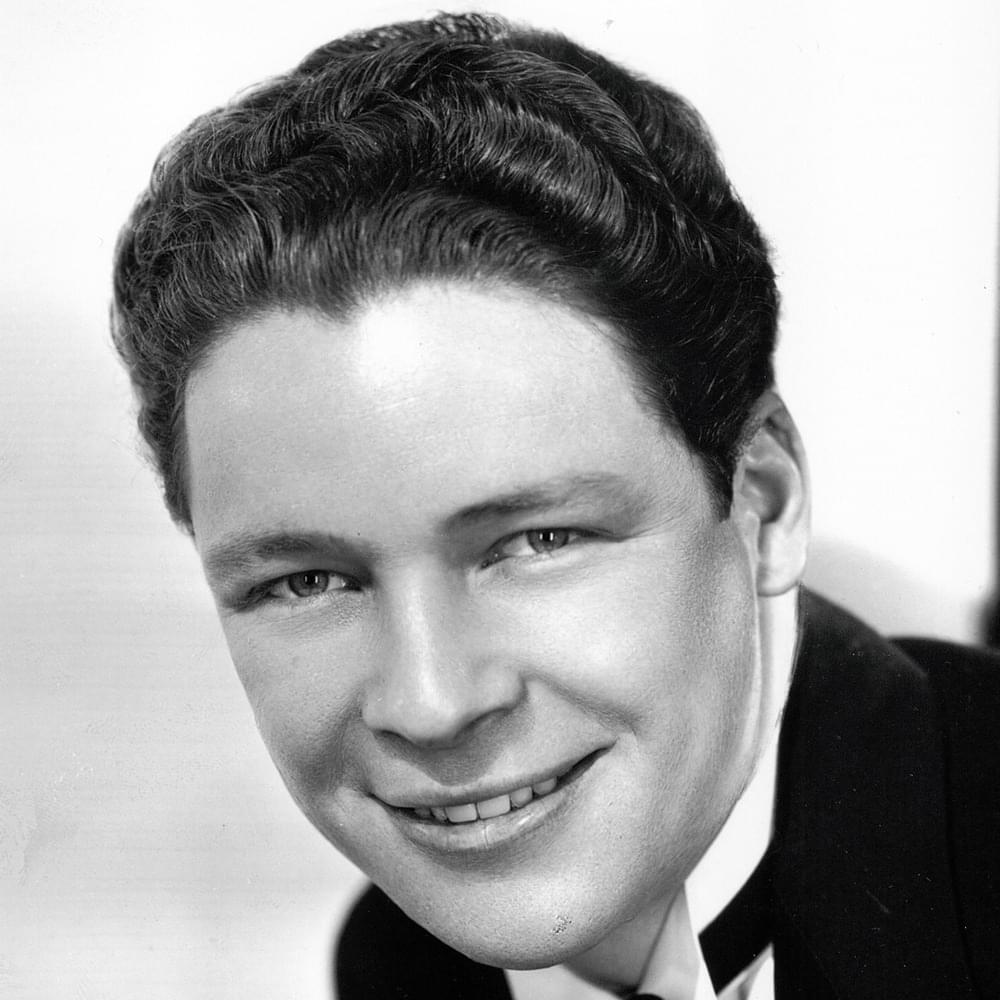 Kenny Baker Profile Picture Photo of Kenny Baker