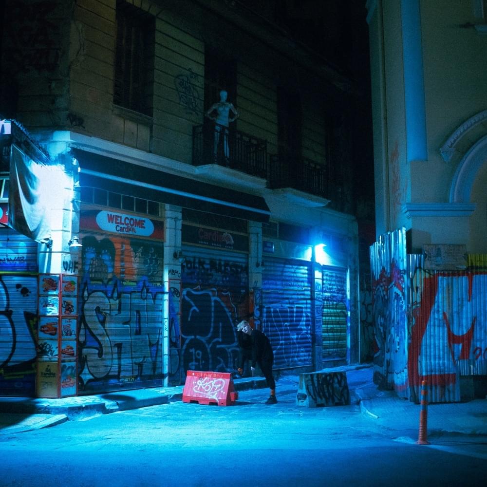 Album cover art for "znaki zapytania" by be vis