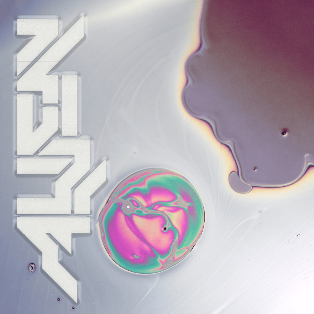 Cover image for Alien (Deluxe Edition)