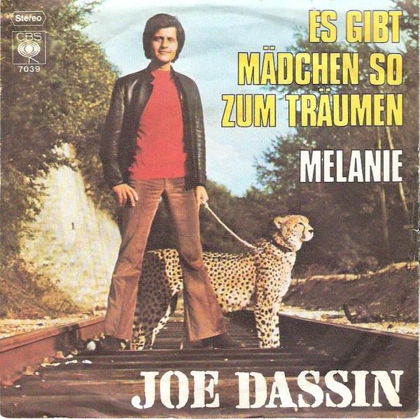 Album cover art for "Es gibt Mädchen so zum träumen (La fleur aux dents)" by Joe Dassin