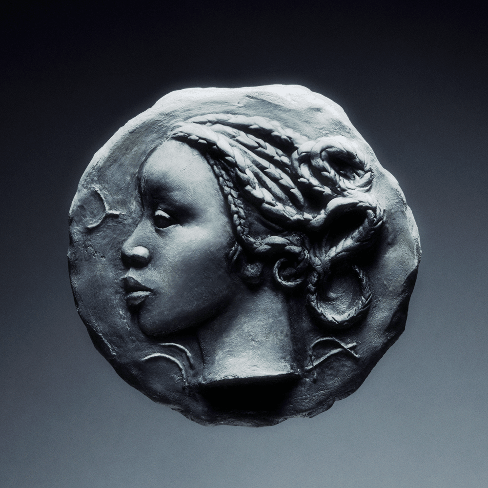 Album cover art for "Fé nas Maluca" by IZA