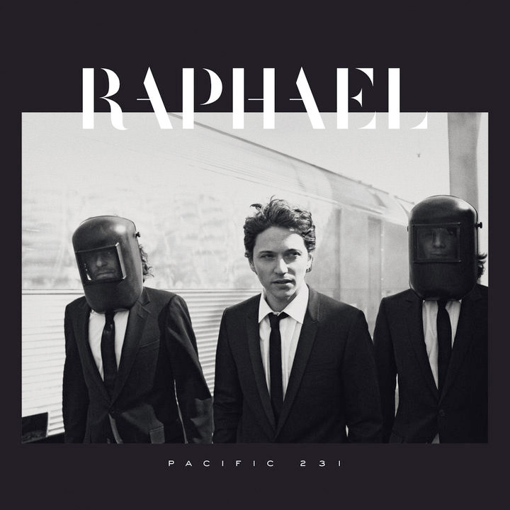 Manteau jaune by Raphael