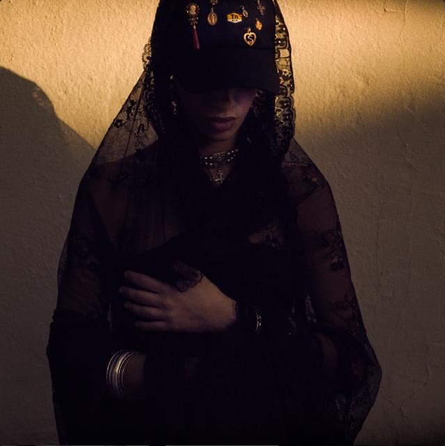 Album cover art for "La Niña de los Peines" by Manu Beats