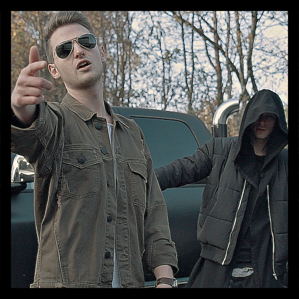 Kapuze & Ray Ban by Johnny Diggson