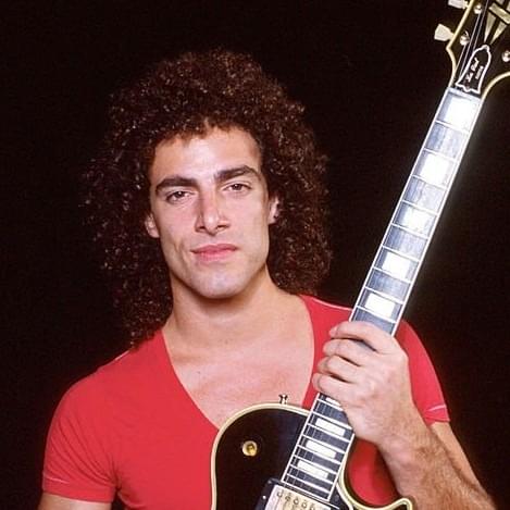 Photo of Neal Schon