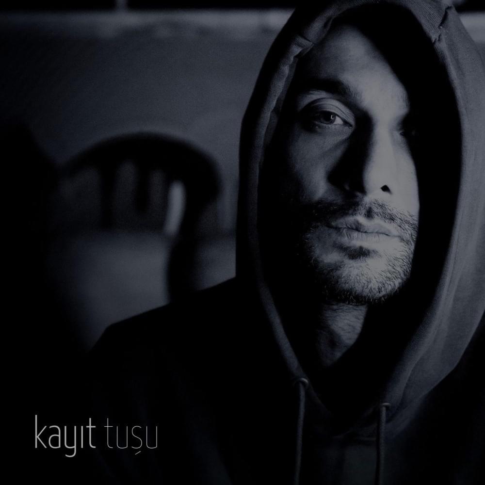 Album cover art for "Kayıt Tuşu" by Sansar Salvo