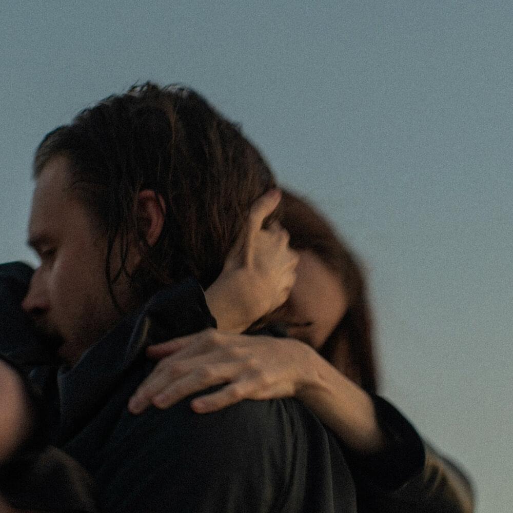 Album cover art for "ЛЮБЛЮ (LOVING)" by МЫ (WE)