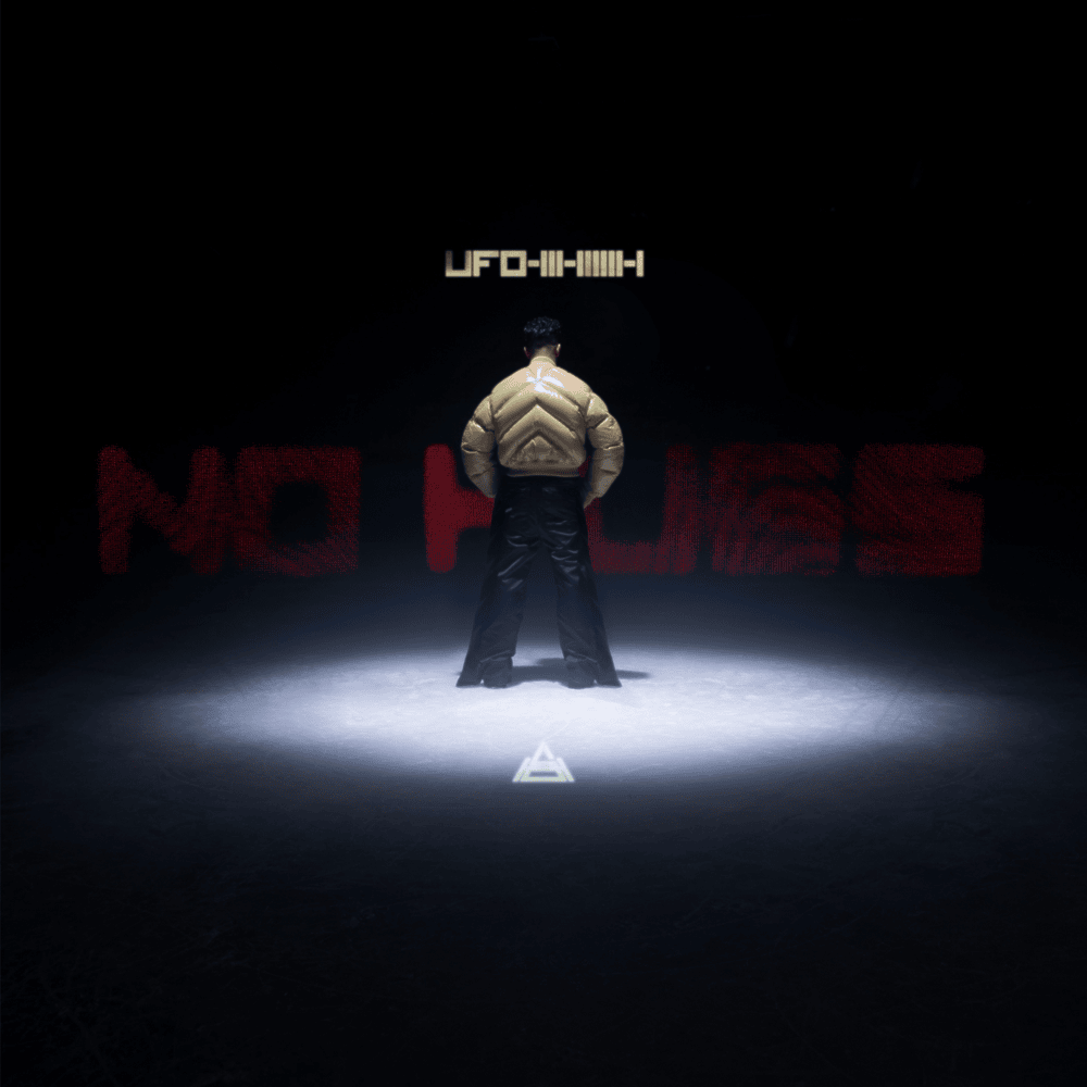 Album cover art for "NO HUGS" by Ufo361