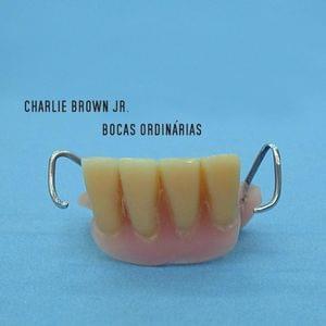 Album cover art for "Só por uma Noite" by Charlie Brown Jr.