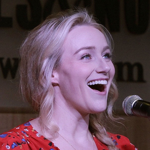 Photo of Betsy Wolfe