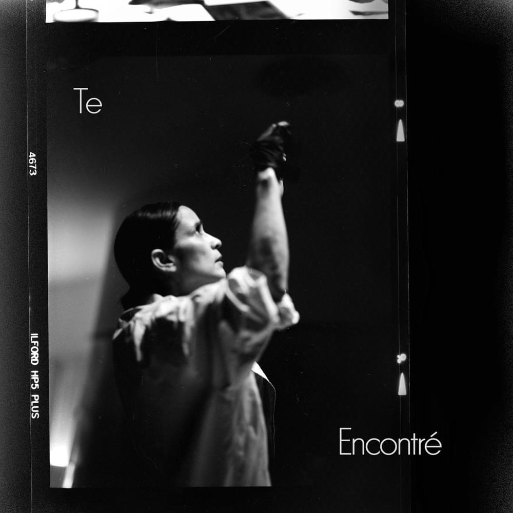 Album cover art for "Te Encontré" by Julieta Venegas