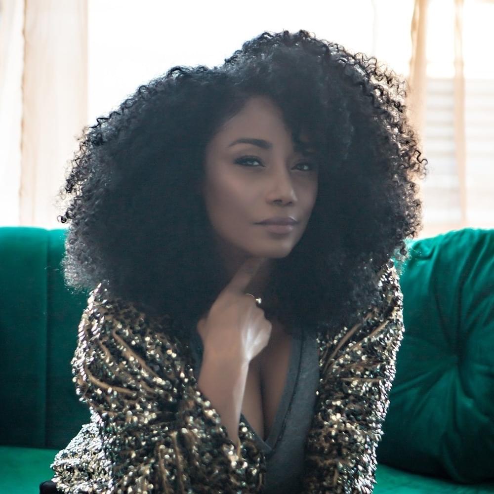 Karyn White Profile Picture Photo of Karyn White