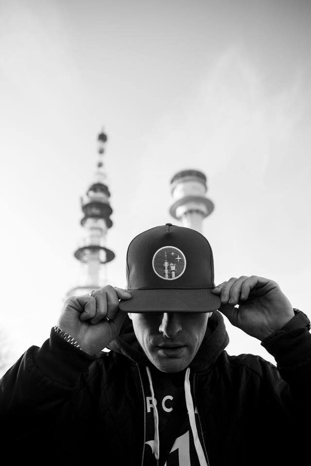 Album cover art for "“W rapie wszystko musi być czytelne” - wywiad z Paluchem" by Rap Genius Polska & Paluch