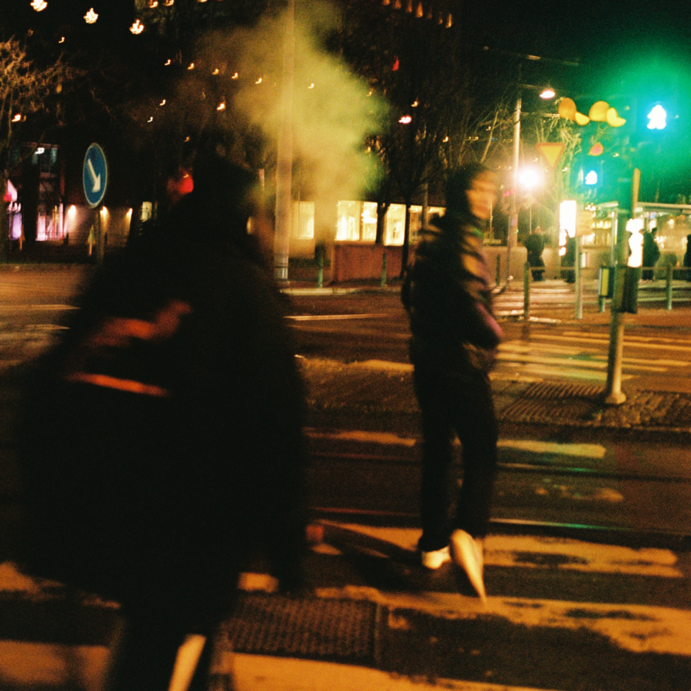 ​tystnar i luren by Miriam Bryant
