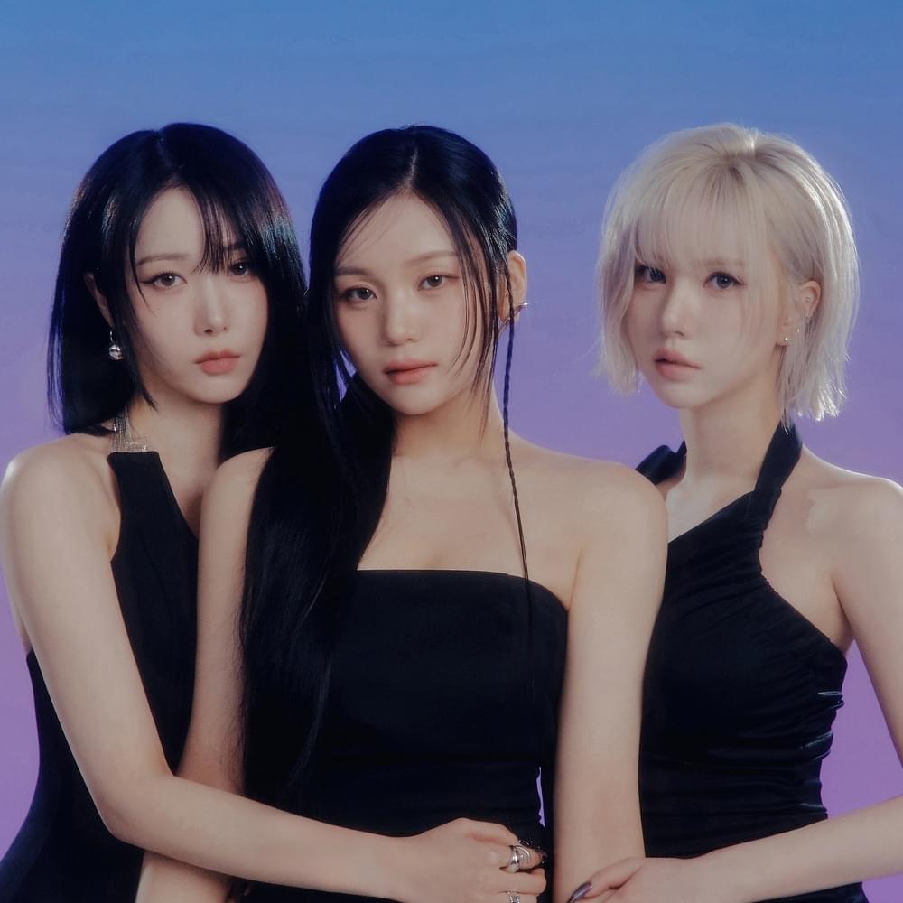Cover image for VIVIZ (비비지)