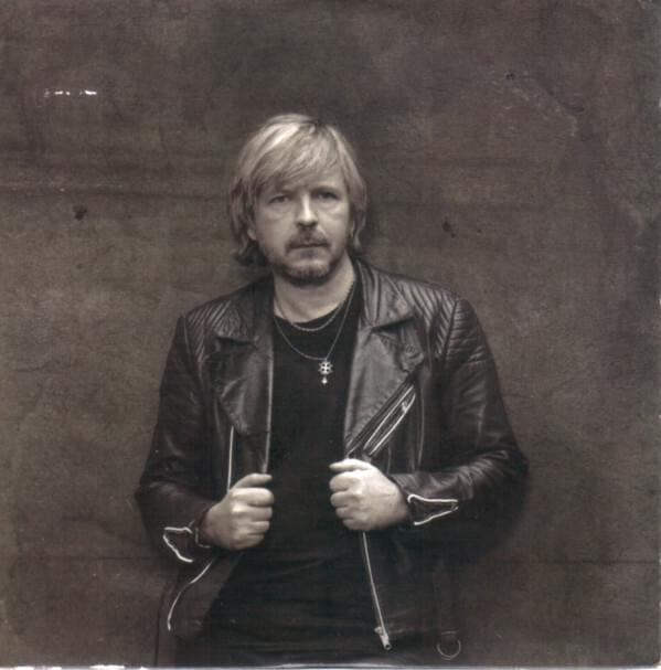 Album cover art for "Cœur perdu" by Renaud