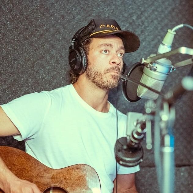 Photo of Amos Lee