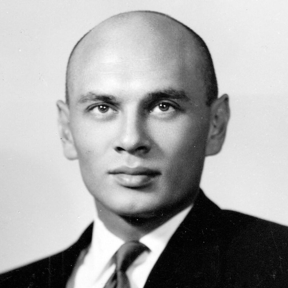 Photo of Yul Brynner