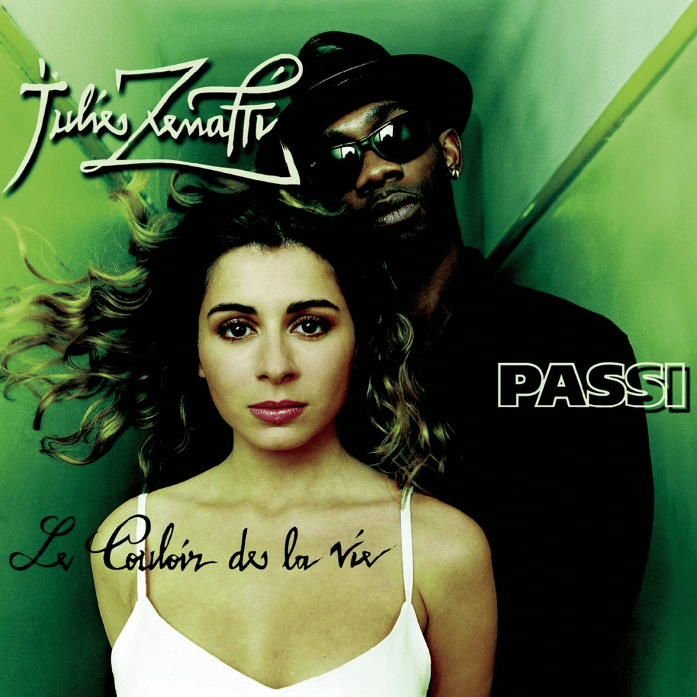 Album cover art for "Le couloir de la vie" by Julie Zenatti & Passi