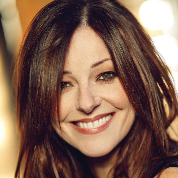 Cover image for Ruthie Henshall