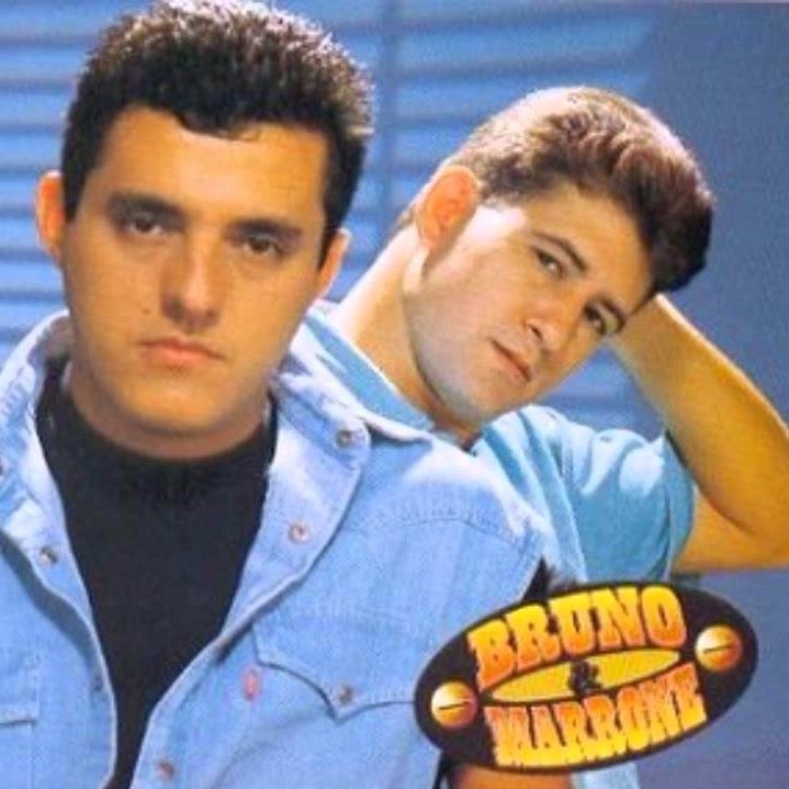 Album cover art for "Favo de Mel" by Bruno e Marrone