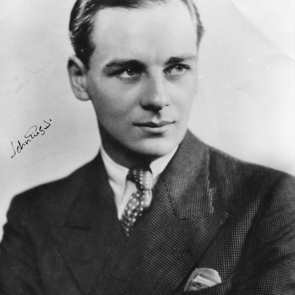 Sir John Gielgud Profile Picture Photo of Sir John Gielgud