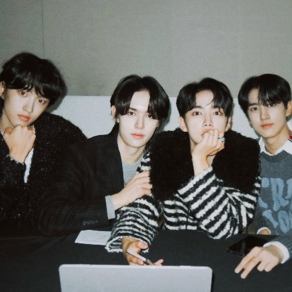 Cover image for AxMxP (에이엠피)