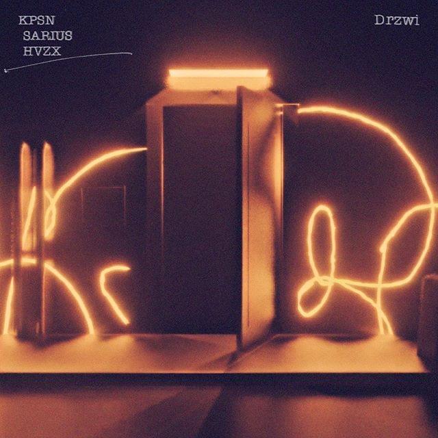 Album cover art for "Drzwi" by KPSN & HVZX & Sarius