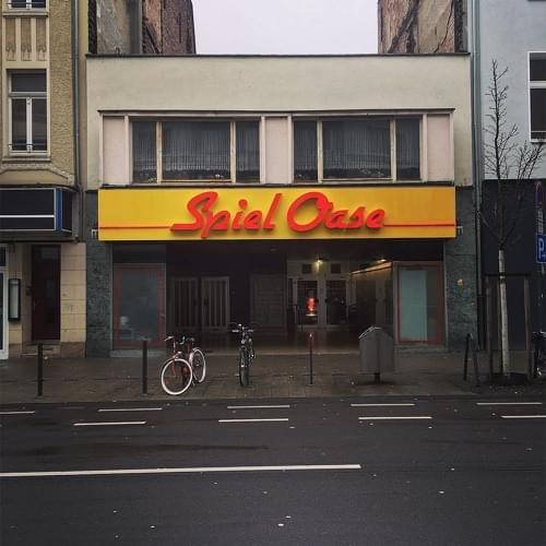 Album cover art for "Oase" by 42 & M51 & Mias (DEU) & Dietrich & Baby Shiva (DEU)