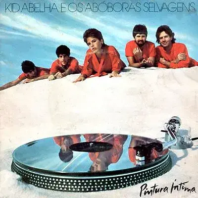 Album cover art for "Pintura Íntima" by Kid Abelha
