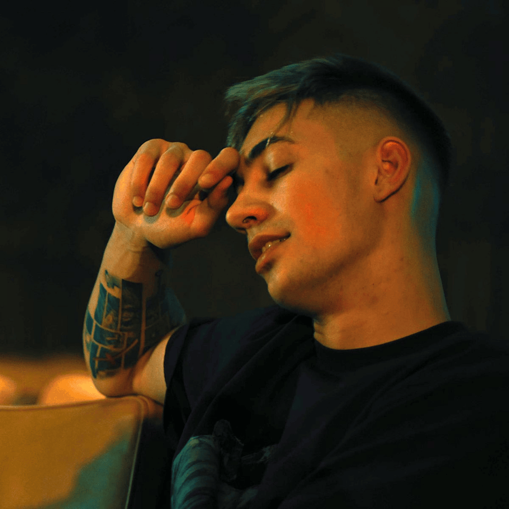 Album cover art for "Defectul meu" by YNY Sebi
