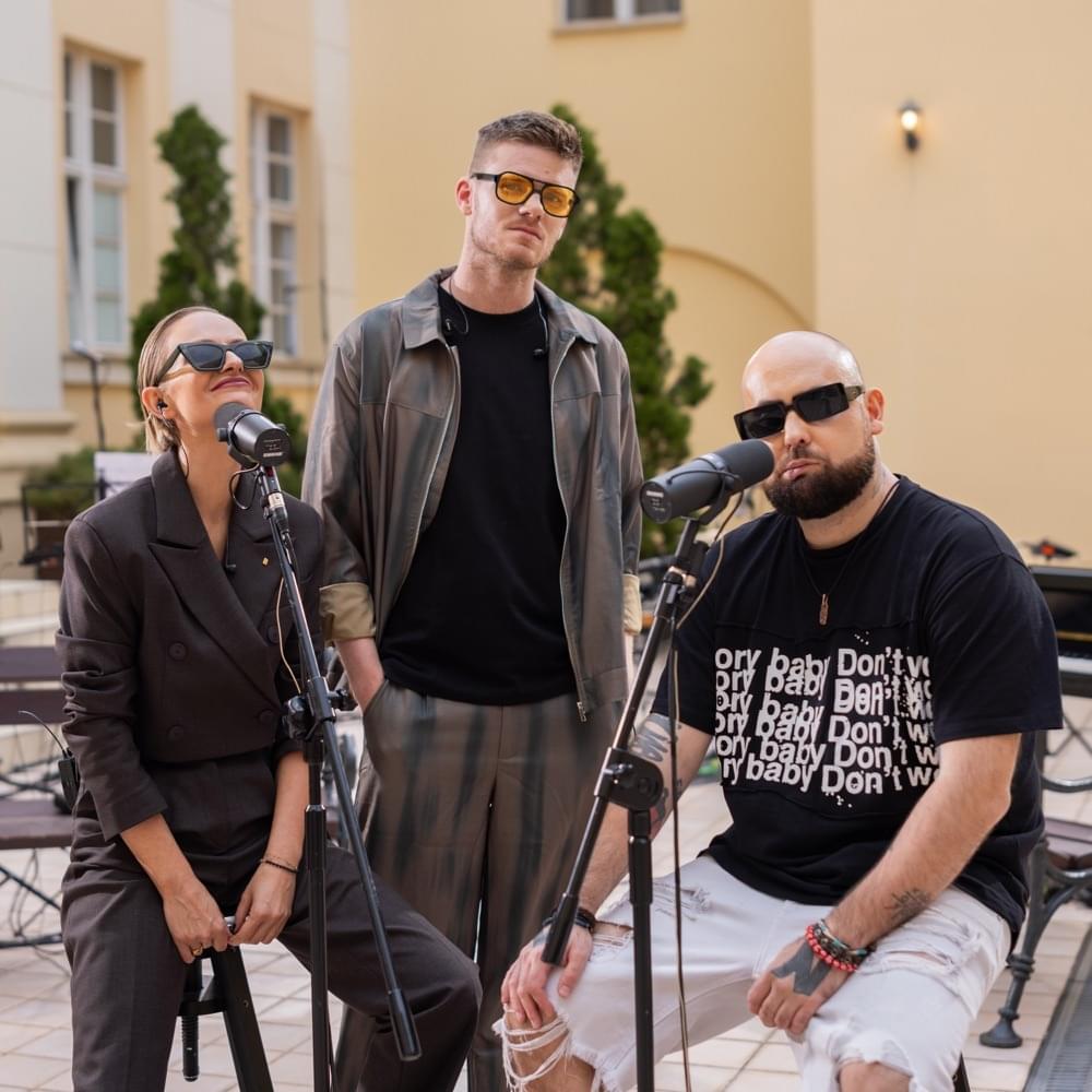 Album cover art for "700 nocy" by Pawbeats & VNM & Kasia Stankiewicz
