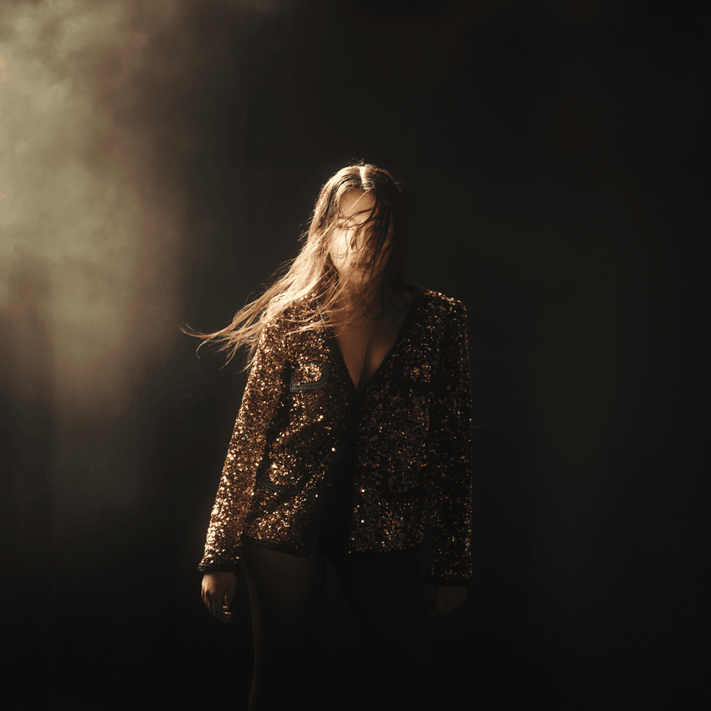Album cover art for "Dragoste nebună" by Nicole Cherry