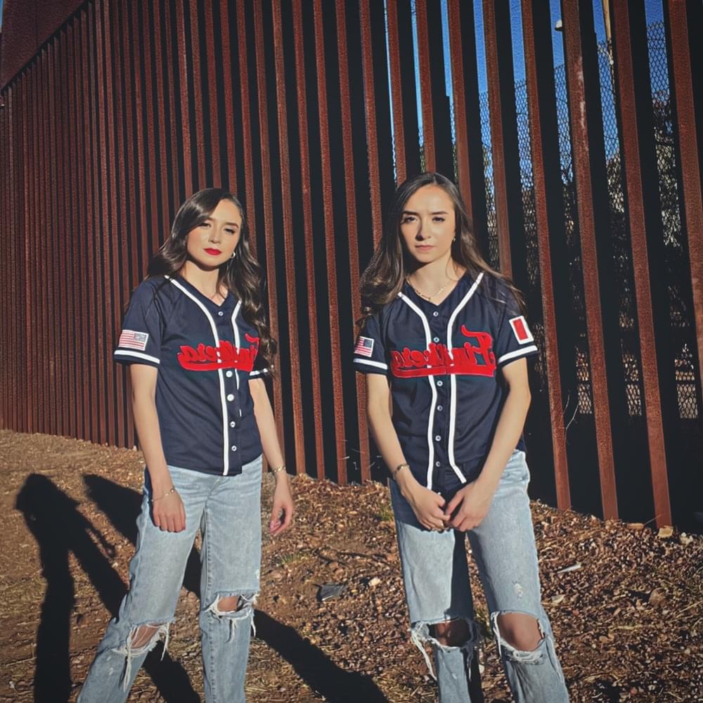 Album cover art for "De La Finikera" by Las Marías