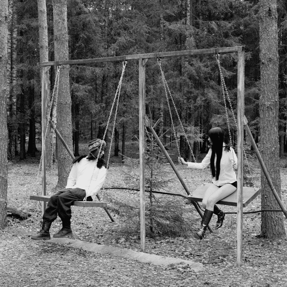 Album cover art for "Клюв (Beak)" by Mirèle