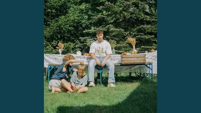 Album cover art for "jAbŁoŃ" by przyłu
